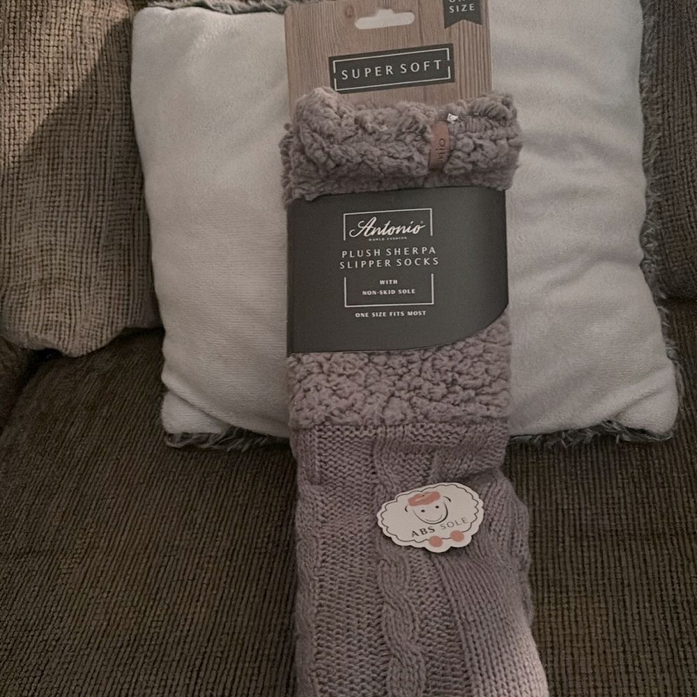Antonio Plush Sherpa Slipper Socks with Non-Skid Sole, NWT